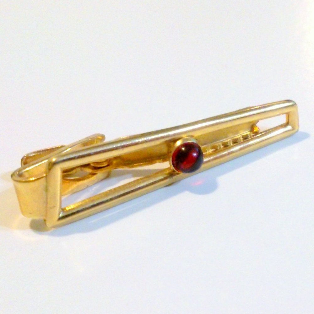 Vintage Speidel Deco Gold Tone Red Cabochon Tie Bar